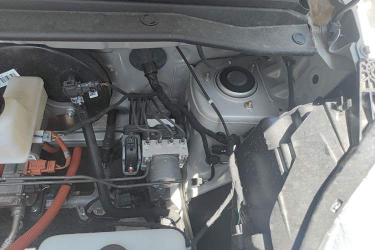 Used Wuling Hongguang MINIEV 2025 Four-Door Version Advanced Edition Engine Bay Left