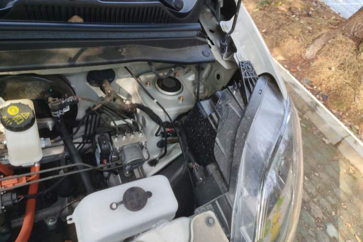 Used Wuling Hongguang MINIEV 2025 Four-Door Version Advanced Edition Engine Bay Left