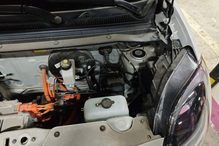 Used Wuling Hongguang MINIEV 2025 Four-Door Version Advanced Edition Engine Bay Left