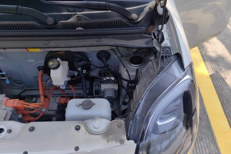 Used Wuling Hongguang MINIEV 2025 Four-Door Version Advanced Edition Engine Bay Left