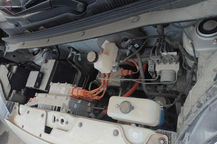 Used Wuling Hongguang MINIEV 2025 Four-Door Version Advanced Edition Engine Bay Left