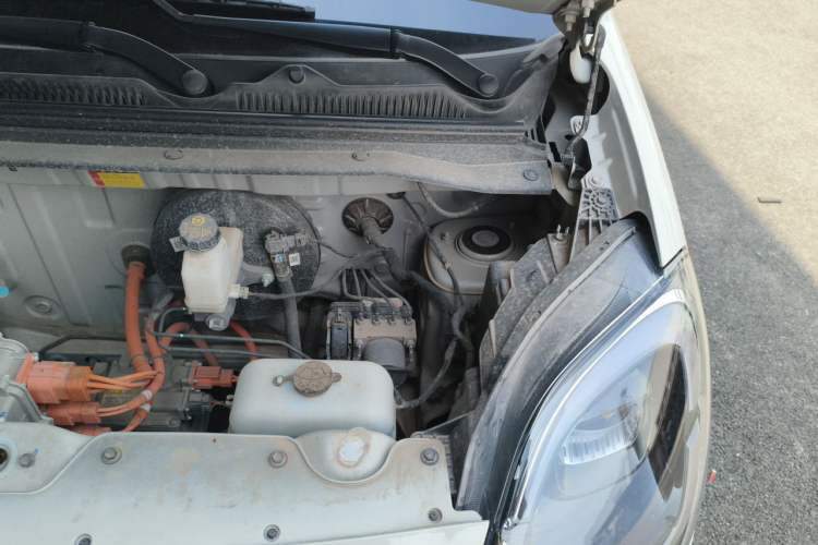 Used Wuling Hongguang MINIEV 2025 Four-Door Version Advanced Edition Engine Bay Left