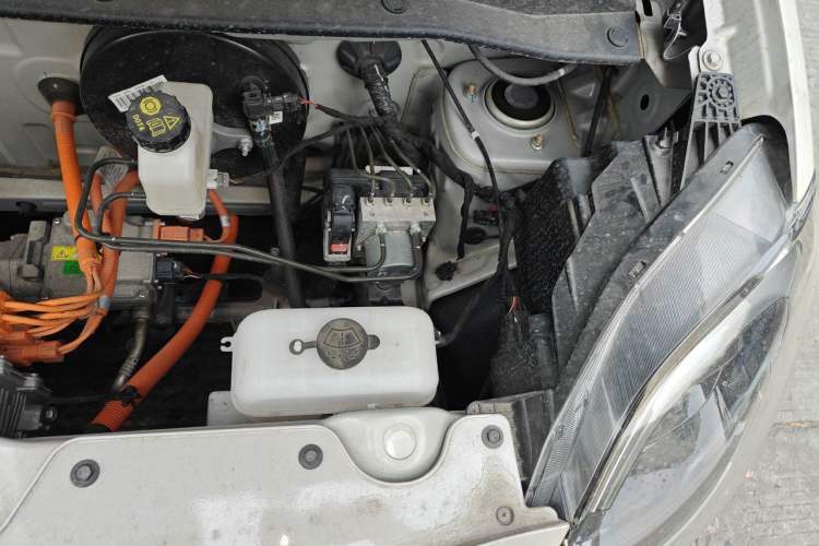 Used Wuling Hongguang MINIEV 2025 Four-Door Version Zhenxiang+ Edition Engine Bay Left