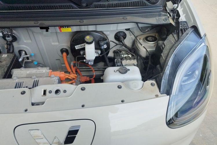 Used Wuling Hongguang MINIEV 2025 Four-Door Version Advanced Edition Engine Bay Left