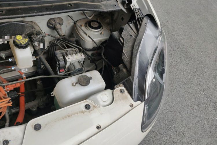 Used Wuling Hongguang MINIEV 2025 Four-Door Version Zhenxiang+ Edition Engine Bay Left