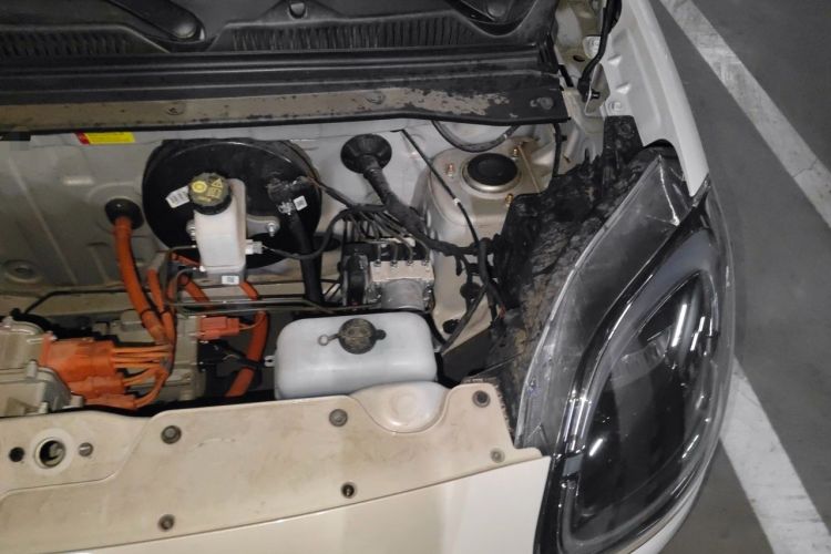 Used Wuling Hongguang MINIEV 2025 Four-Door Version Advanced Edition Engine Bay Left