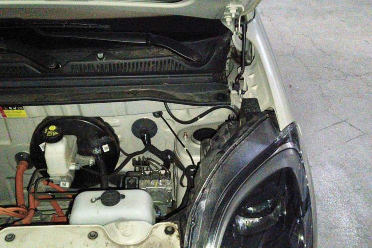Used Wuling Hongguang MINIEV 2025 Four-Door Version Advanced Edition Engine Bay Left