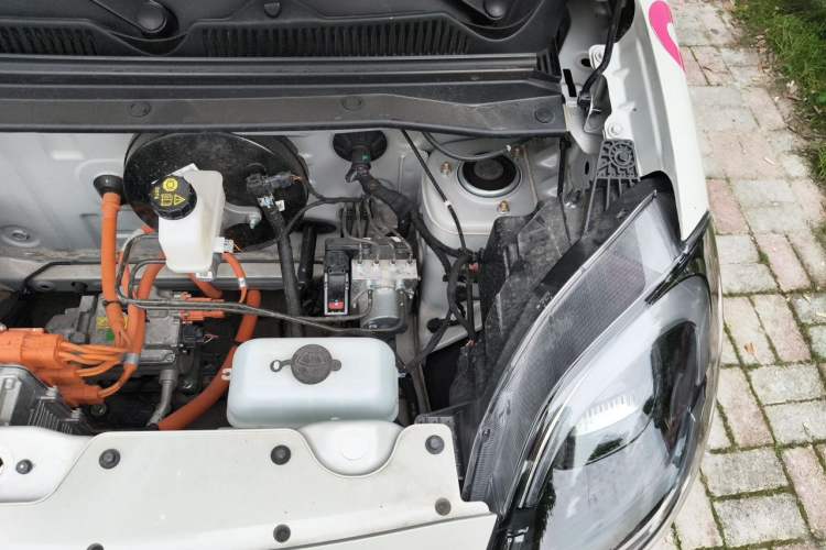 Used Wuling Hongguang MINIEV 2025 Four-Door Version Premium Edition Engine Bay Left