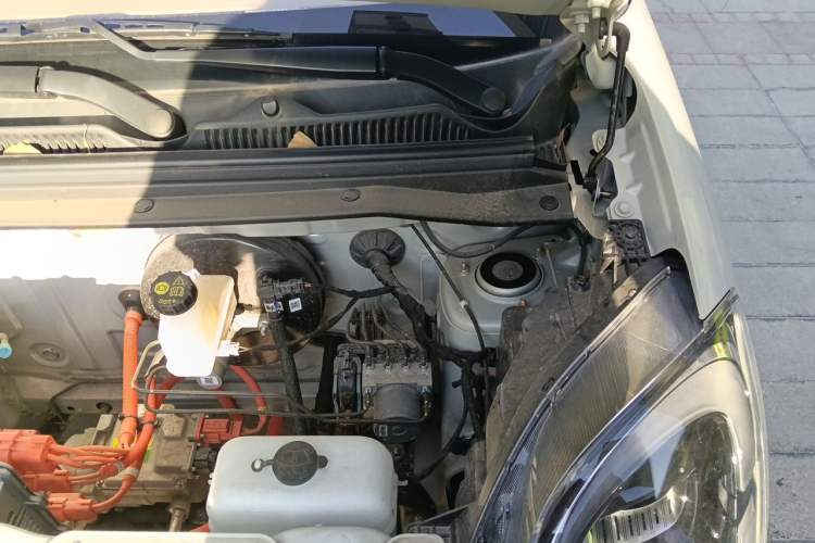 Used Wuling Hongguang MINIEV 2025 Four-Door Version Zhenxiang+ Edition Engine Bay Left