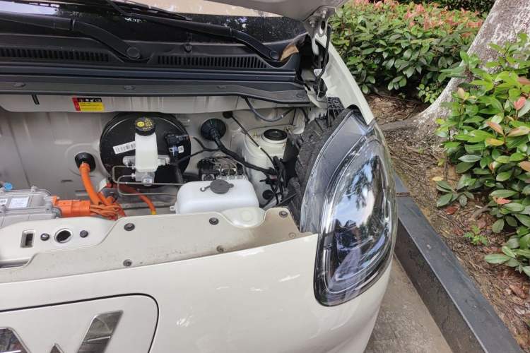 Used Wuling Hongguang MINIEV 2025 Four-Door Version Advanced Edition Engine Bay Left