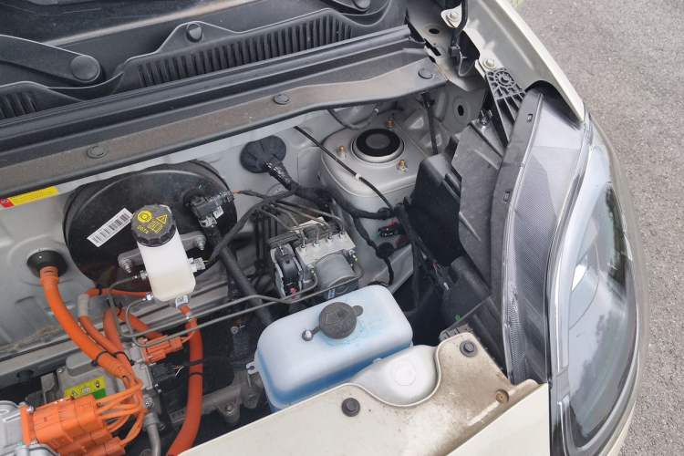 Used Wuling Hongguang MINIEV 2025 Four-Door Version Advanced Edition Engine Bay Left