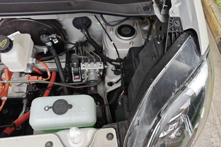 Used Wuling Hongguang MINIEV 2025 Four-Door Version Zhenxiang+ Edition Engine Bay Left