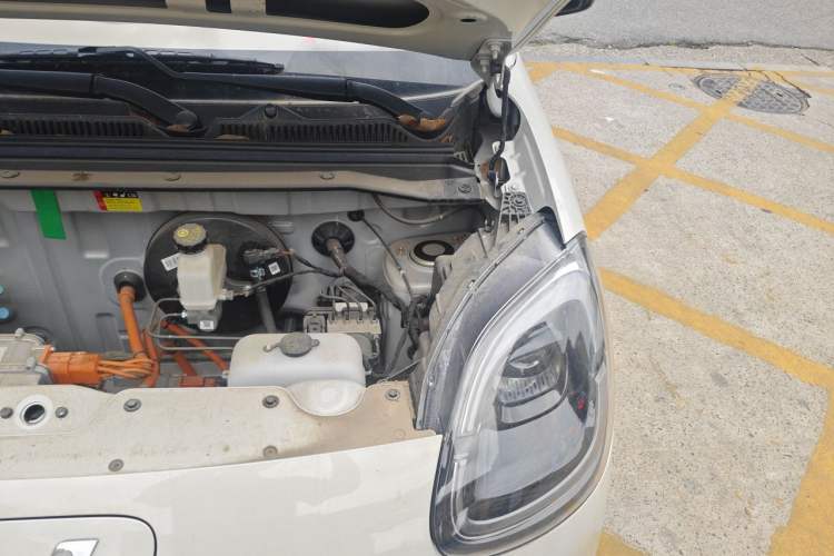 Used Wuling Hongguang MINIEV 2025 Four-Door Version Advanced Edition Engine Bay Left
