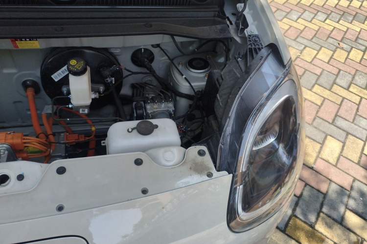 Used Wuling Hongguang MINIEV 2025 Four-Door Version Advanced Edition Engine Bay Left