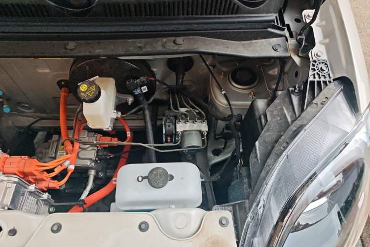 Used Wuling Hongguang MINIEV 2025 Four-Door Version Advanced Edition Engine Bay Left