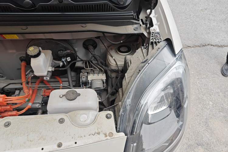 Used Wuling Hongguang MINIEV 2025 Four-Door Version Advanced Edition Engine Bay Left
