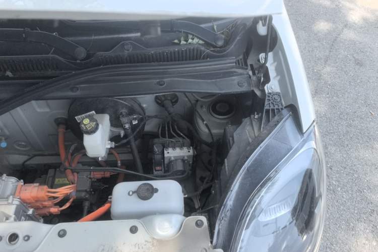 Used Wuling Hongguang MINIEV 2025 Four-Door Version Zhenxiang+ Edition Engine Bay Left