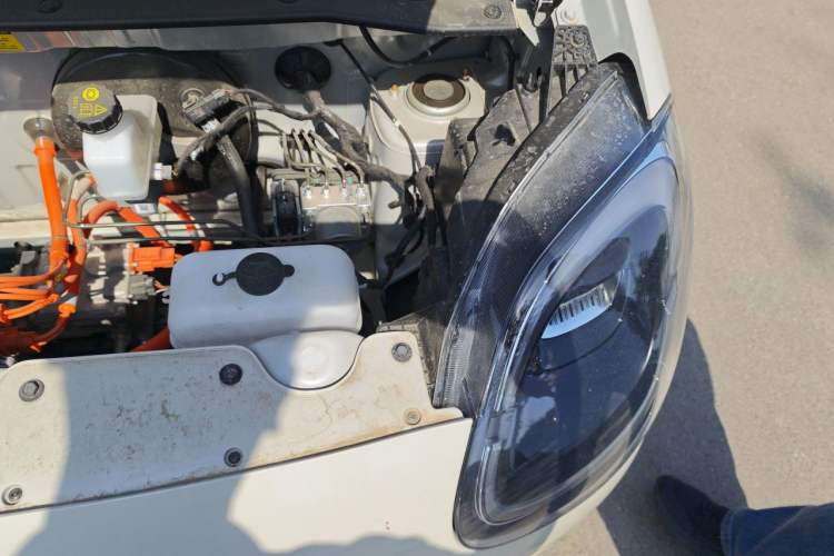 Used Wuling Hongguang MINIEV 2025 Four-Door Version Advanced Edition Engine Bay Left
