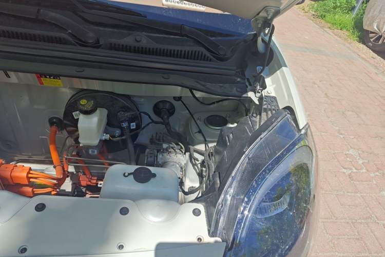 Used Wuling Hongguang MINIEV 2025 Four-Door Version Advanced Edition Engine Bay Left