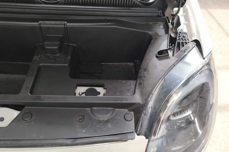 Used Wuling Hongguang MINIEV 2025 Four-Door Version Advanced Edition Engine Bay Left