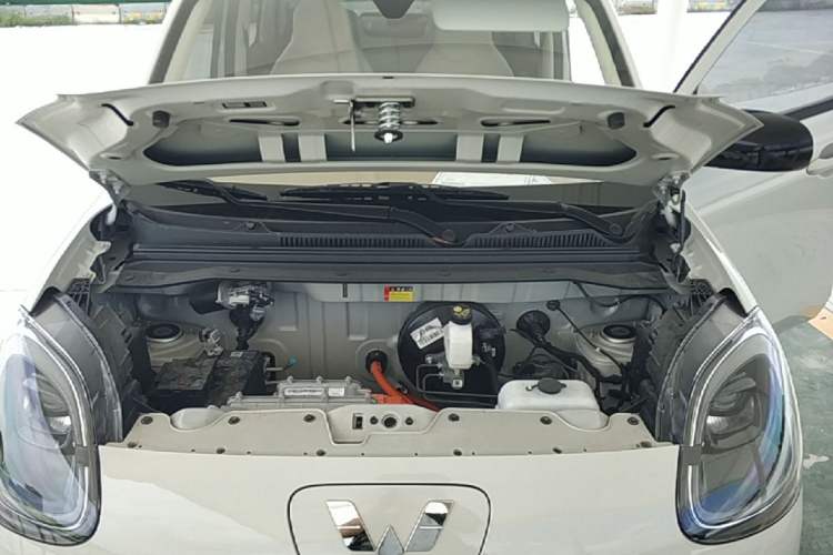 Used Wuling Hongguang MINIEV 2025 Four-Door Version Advanced Edition Engine Bay