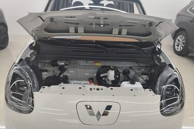 Used Wuling Hongguang MINIEV 2025 Four-Door Version Advanced Edition Engine Bay