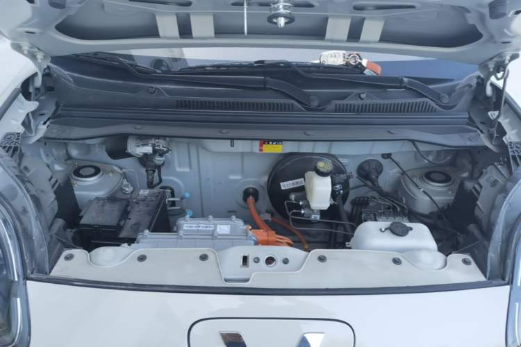 Used Wuling Hongguang MINIEV 2025 Four-Door Version Advanced Edition Engine Bay