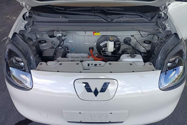 Used Wuling Hongguang MINIEV 2025 Four-Door Version Advanced Edition Engine Bay