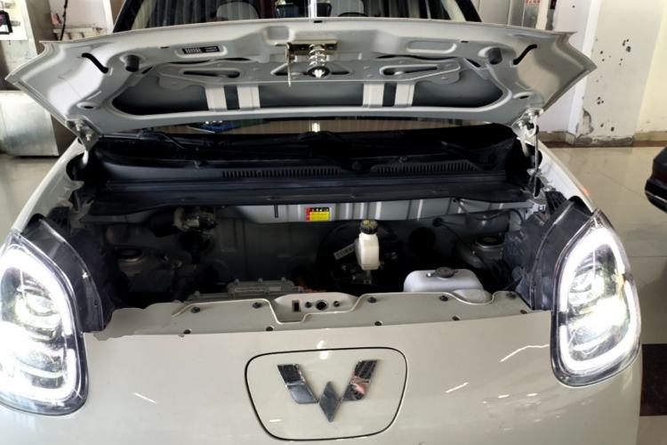 Used Wuling Hongguang MINIEV 2025 Four-Door Version Zhenxiang+ Edition Engine Bay