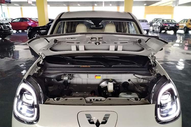 Used Wuling Hongguang MINIEV 2025 Four-Door Version Advanced Edition Engine Bay