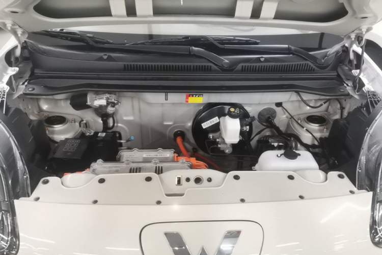 Used Wuling Hongguang MINIEV 2025 Four-Door Version Advanced Edition Engine Bay