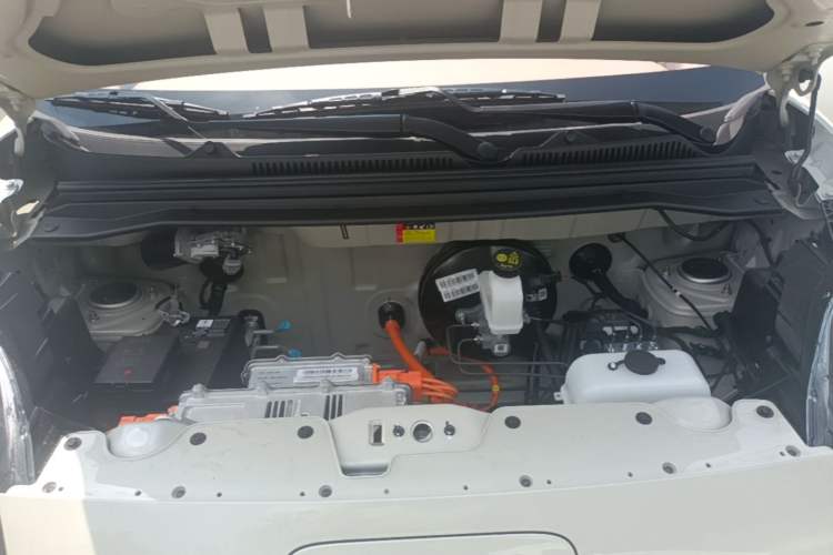 Used Wuling Hongguang MINIEV 2025 Four-Door Version Advanced Edition Engine Bay