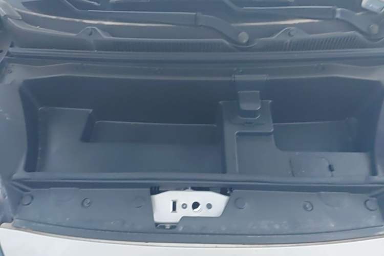 Used Wuling Hongguang MINIEV 2025 Four-Door Version Advanced Edition Engine Bay