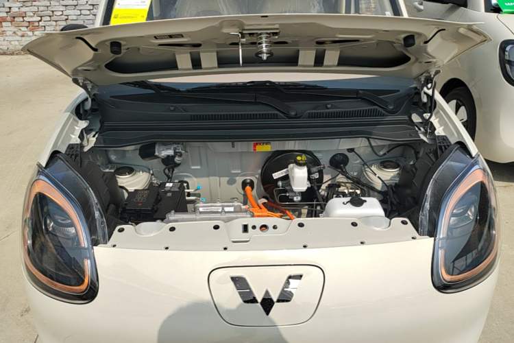 Used Wuling Hongguang MINIEV 2025 Four-Door Version Advanced Edition Engine Bay
