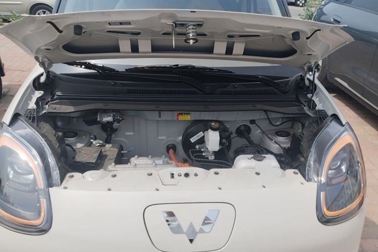 Used Wuling Hongguang MINIEV 2025 Four-Door Version Zhenxiang+ Edition Engine Bay