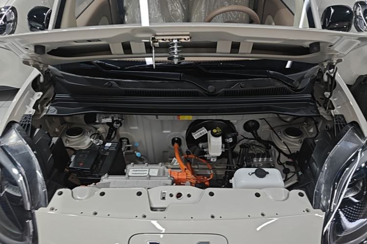 Used Wuling Hongguang MINIEV 2025 Four-Door Version Advanced Edition Engine Bay