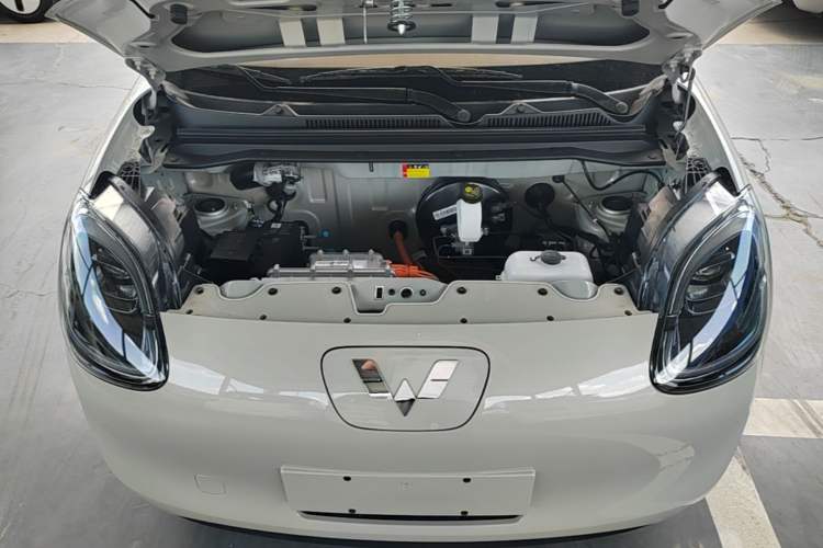 Used Wuling Hongguang MINIEV 2025 Four-Door Version Advanced Edition Engine Bay
