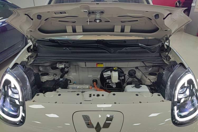 Used Wuling Hongguang MINIEV 2025 Four-Door Version Advanced Edition Engine Bay