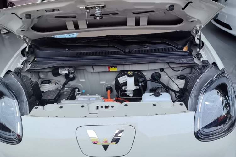 Used Wuling Hongguang MINIEV 2025 Four-Door Version Advanced Edition Engine Bay