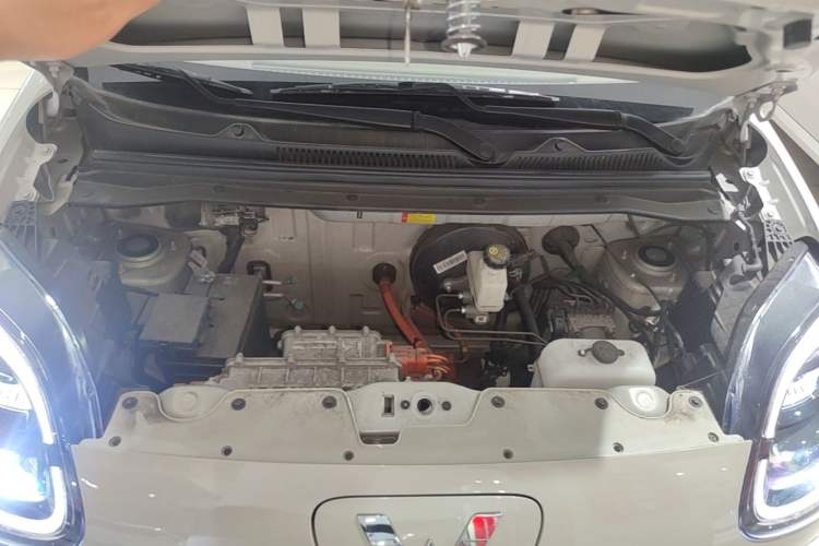 Used Wuling Hongguang MINIEV 2025 Four-Door Version Advanced Edition Engine Bay