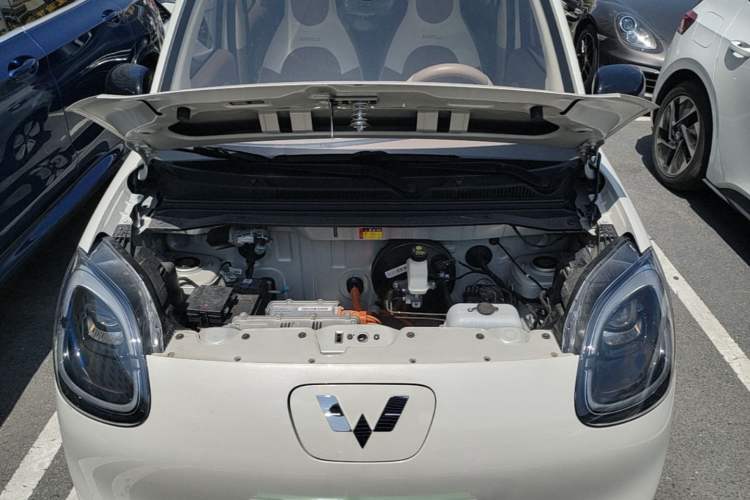 Used Wuling Hongguang MINIEV 2025 Four-Door Version Advanced Edition Engine Bay
