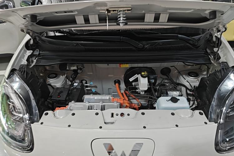 Used Wuling Hongguang MINIEV 2025 Four-Door Version Zhenxiang+ Edition Engine Bay