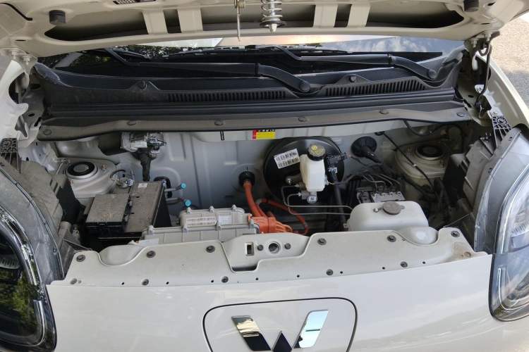 Used Wuling Hongguang MINIEV 2025 Four-Door Version Advanced Edition Engine Bay