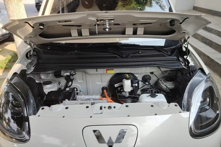 Used Wuling Hongguang MINIEV 2025 Four-Door Version Advanced Edition Engine Bay