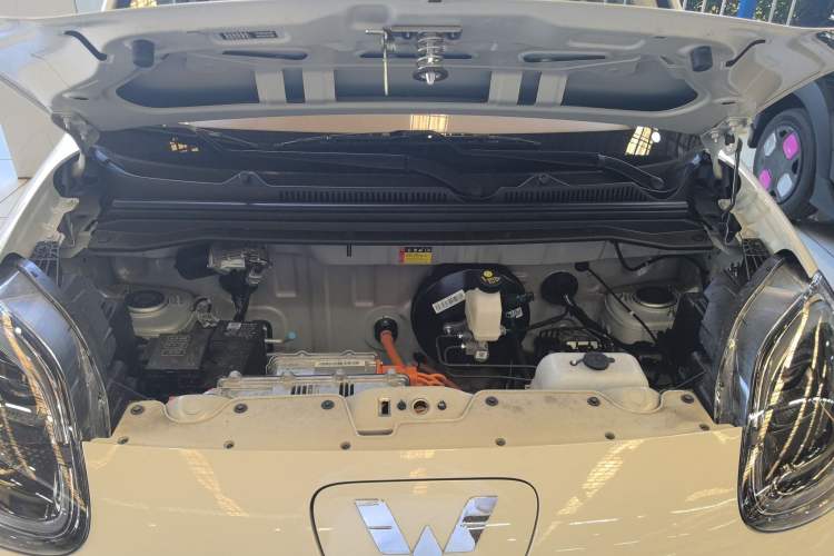 Used Wuling Hongguang MINIEV 2025 Four-Door Version Advanced Edition Engine Bay