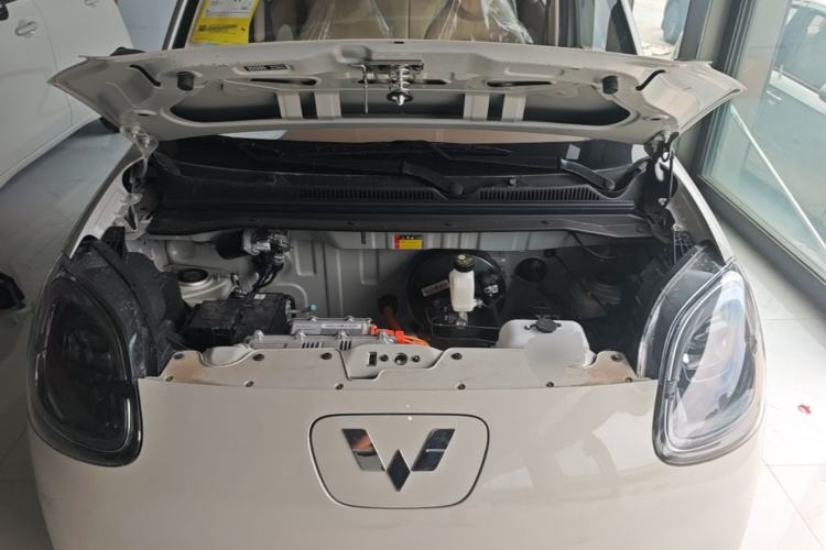 Used Wuling Hongguang MINIEV 2025 Four-Door Version Advanced Edition Engine Bay