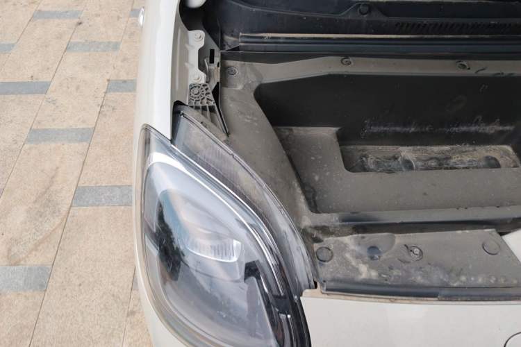 Used Wuling Hongguang MINIEV 2025 Four-Door Version Advanced Edition Engine Bay Right
