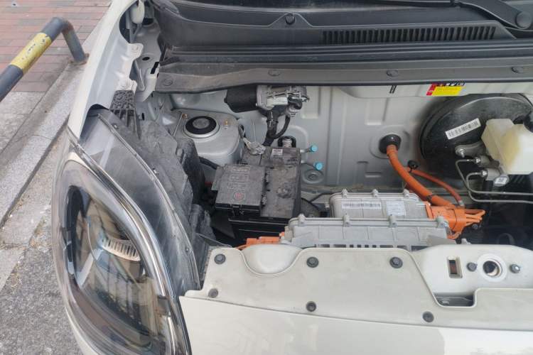 Used Wuling Hongguang MINIEV 2025 Four-Door Version Advanced Edition Engine Bay Right