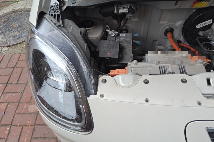 Used Wuling Hongguang MINIEV 2025 Four-Door Version Zhenxiang+ Edition Engine Bay Right