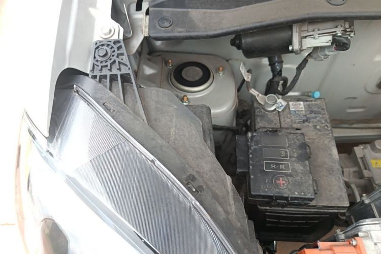 Used Wuling Hongguang MINIEV 2025 Four-Door Version Advanced Edition Engine Bay Right